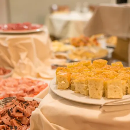 Hg E Piramidi Hotel