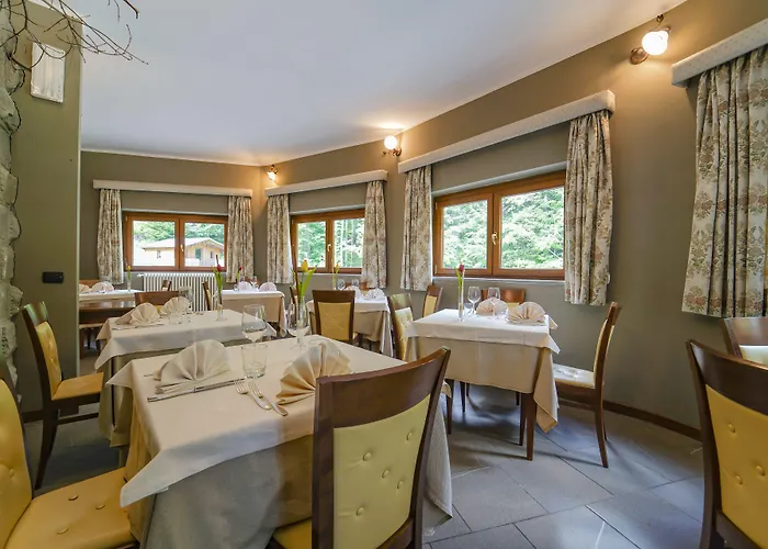 Hg E Piramidi מלון 4*